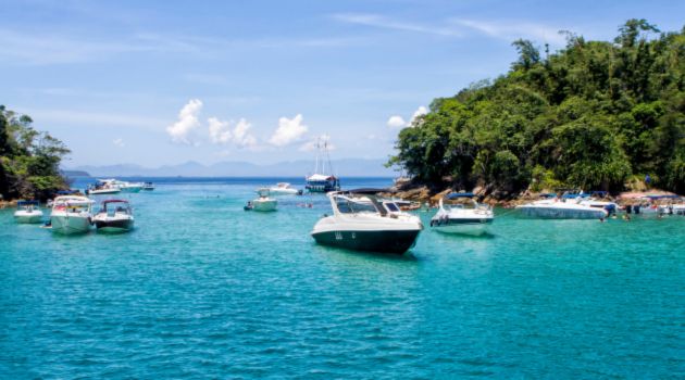 Full Day Tour Regular Ilhas de Angra dos Reis com Passeio de Escuna
